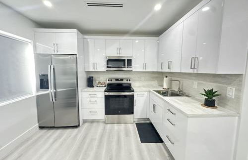 Stay Where Miami Comes Alive - Photo 4