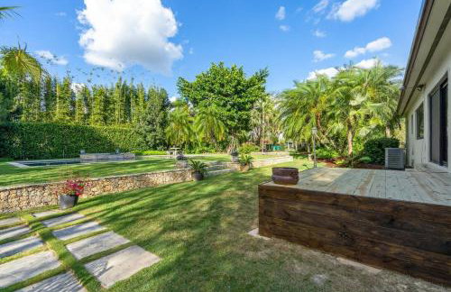 The Garden House Hot Tub Pool and Lush Garden Oasis - Foto 37