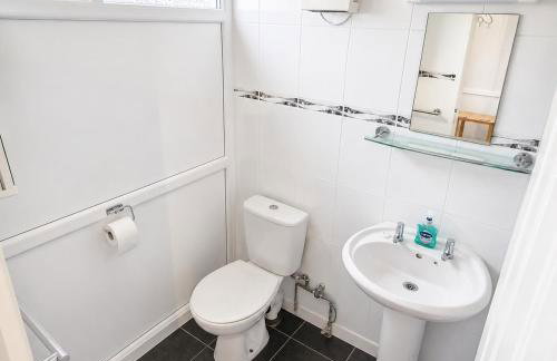Belle Aire Beach Retreat at Hemsby with FREE WIFI Bed linen included Freely tvs in bedrooms and FREE onsite entertainment - Foto 10