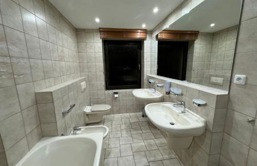 120qm Geräumige Wohnung & Balkon & Parkplatz - Foto 18