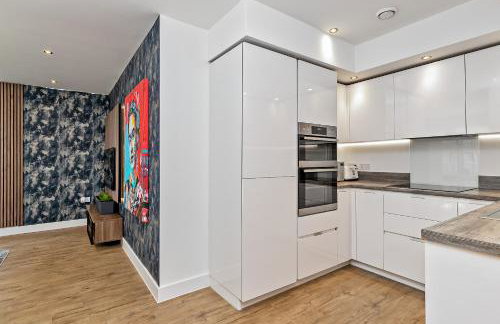 LUXURY AIRPORT SUITE, FREE Parking, FANTASTIC Location, Close To Airport, Train Station And Town Centre - Foto 19