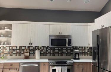 Eagle Lake Paradise! Close to ND! Sunset! Hot Tub! - Foto 46