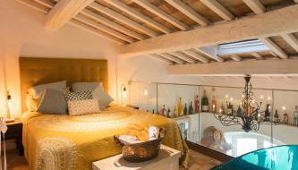 Steps from the Port! Chic 2-Bed in the Heart of Saint-Tropez - Photo 5