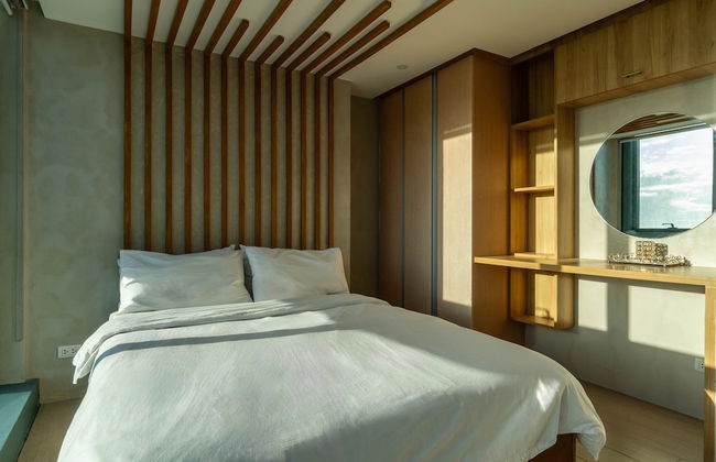 Luxury 2BR Gem in One Uptown, bgc - Photo 9