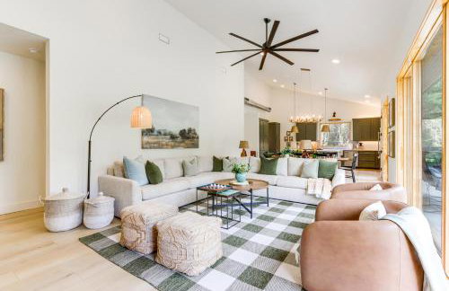 Riverfront Huntsville Cabin with Views and Kayaks! - Foto 4