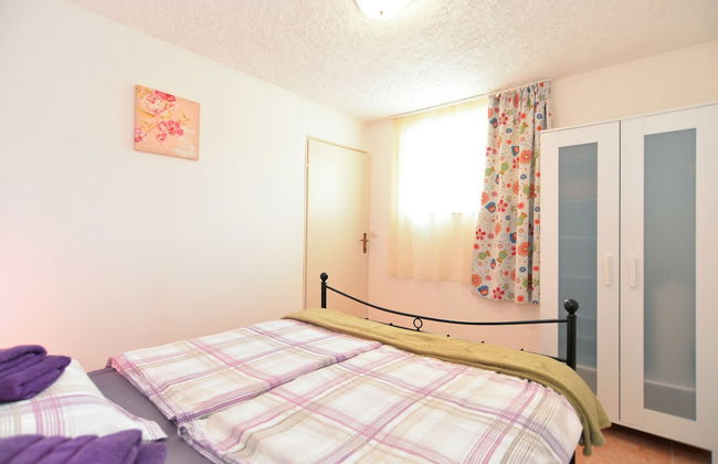 Apartment 669 - Photo 2