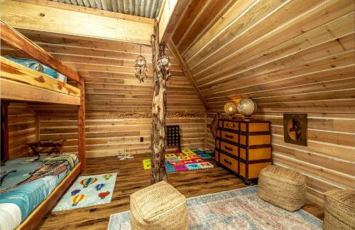 Magical Treehouse with Slide by Brazos River for Family Glamping Adventures in Texas - Foto 22