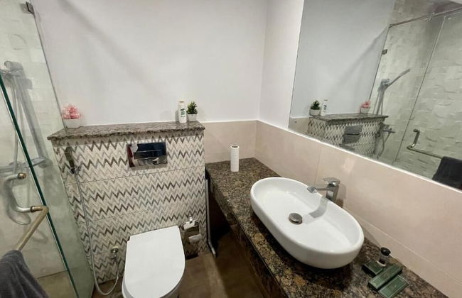 Air Reside Residency Apartment - Photo 29