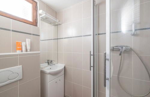 Chalet Alpe d'Huez 1850-Sea and Mountain Pleasure Avec 2 appartements- 1 Appartement 3 Chambres 8 Couchages - 3 Salles d'eau et 1 Appartement 5 Chambres 12 Couchages 5 Salles d'eau - Jacuzzi et Sauna -Pieds des Pistes et Centre - Foto 80