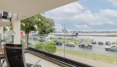 Nowa Flotylla 2-Bedroom Apartment with River and Port View by Noclegi Renters - Foto 3