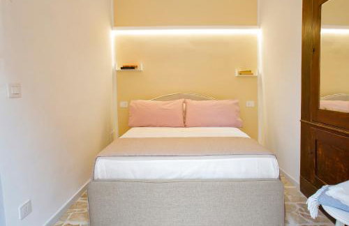 Plaza Suites - Photo 18