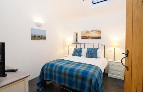 The Dairy, Treathro Farm - Rural, sea views, woodburner - Photo 12