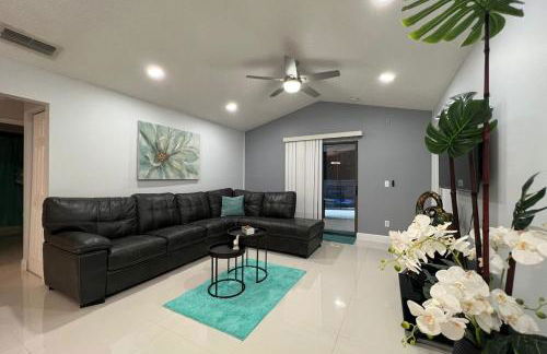 Beautiful pool home 15 minutes from Disney! - Foto 1