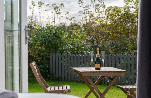 The Dairy - Luxury Cottage, Hot Tub and Summer House, Countryside Views, Pet Friendly - Foto 54
