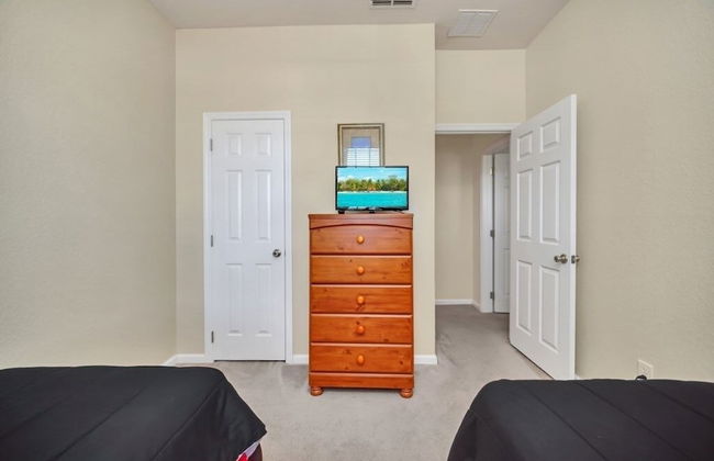 Private Pool & Spa Near Disney! 4 Bedroom Villa - Foto 10