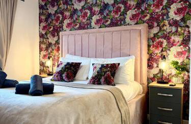 Elysian Escape, modern 5 bedroom house - Photo 30