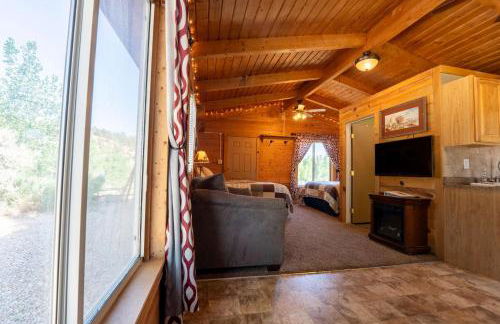 The Park Cabin at Mount Carmel Motel and RV Park - Foto 6