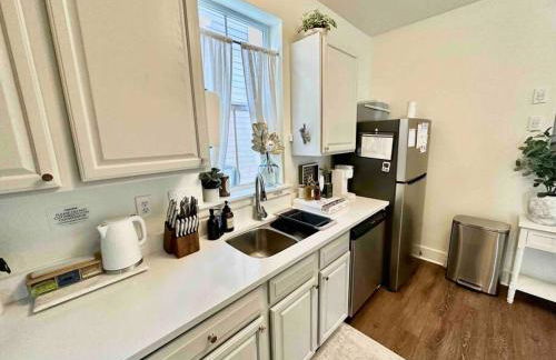 Stylish Cozy Family Cottage with Golf Cart - 1 mile to Dwntn Ocean Springs and beach - Foto 18