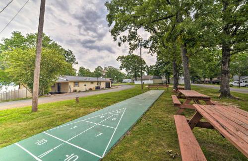 A-Frame Cabin with Hot Tub, Walk to Kentucky Lake! - Foto 38