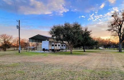 Bird House, Romance Glamping Pup Paradise Near River ADA - Photo 24