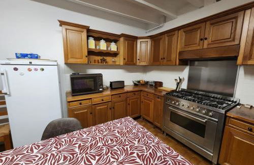 Spacious house with large garden in Valdivienne - Foto 7