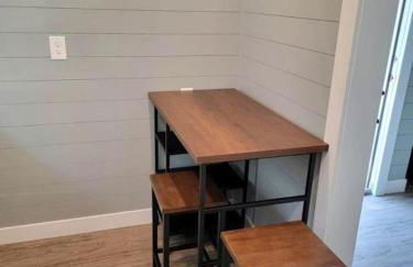 Romantic Glamping Getaway Perfect for Quality Time with Your Partner: Cute Tiny House near Owensville, Missouri - Foto 13