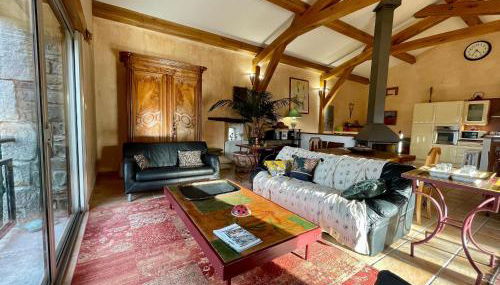 Gîte familial avec terrasse panoramique et cheminée, idéal pour randonnées près de Retournac - FR-1-582-355 - Foto 1