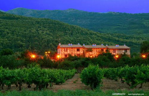El Canchal de la Gallina -Cafetería -Aparcamiento gratis - Jacuzzi - Piscina de agua caliente abierta desde el 28 de Marzo - Foto 9