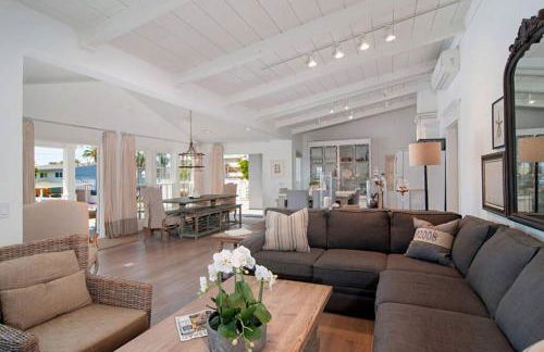 Walk to Beach, AC, Firepit, Grill - Foto 10