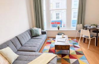 Prime 1BR Earls Court Walk to Tube Zone 1 - Photo 1