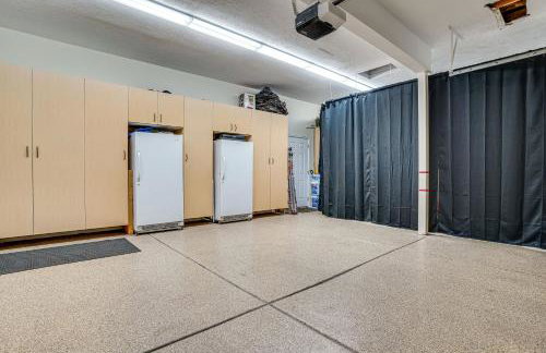 Elegant 6,300-Sq-Ft Family Home with Hot Tub in Orem - Photo 45