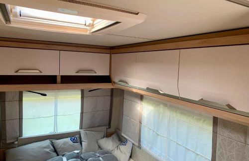 5 Sterne Wohnwagen direkt an der Messe - beheizt- inklusive Stellplatz & WLAN - New CARAVAN at Fairground - inclusive CaravanParking & WLAN - direkt Messegelände-Duschräume vor Ort - Kitchen - Heating - Foto 18