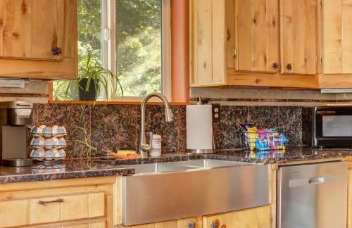 Pinetop Cabin Hot Tub BBQ Arcade Scenic Escape - Foto 17