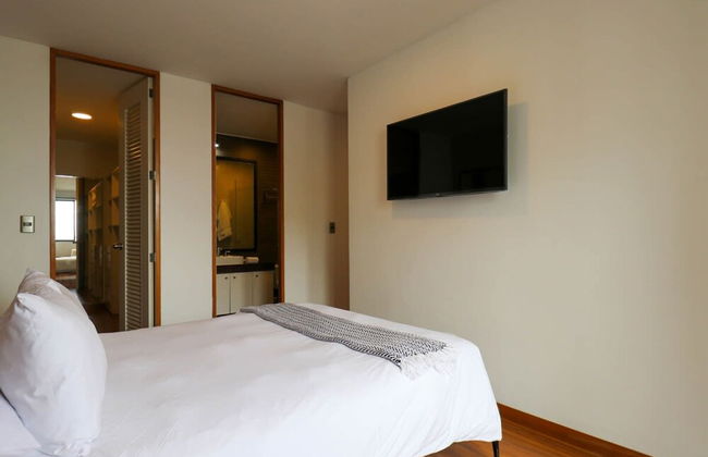 w Picturesque 2BR at Malecon - Photo 57