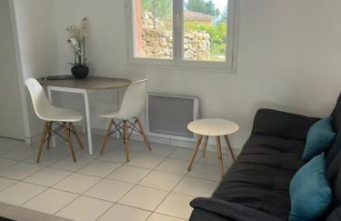 Hauteurs de Toulon : Charmant studio piscine - Foto 6