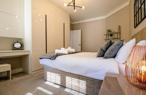 Luxury 3 Bed Apartment, Train Station - Foto 8