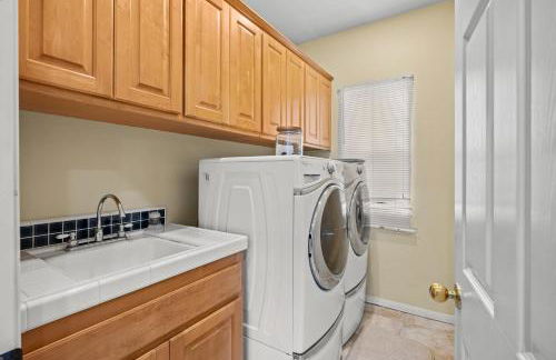 Explore Ramonas Vineyards Tranquil Home with Yard - Foto 25