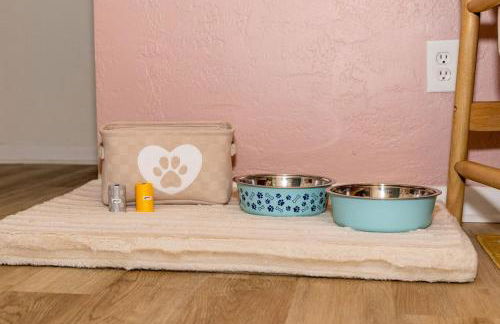 Stylish Condo min from UF & Shands Pets Welcome! - Photo 10