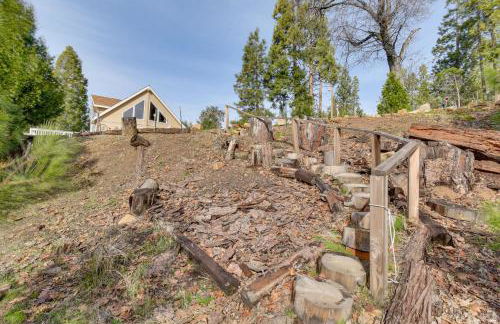 Deck and Wooded Views 5-Acre Auberry Retreat! - Foto 35