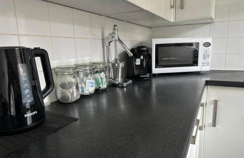 Charming 2Bedroom Home with Garden & Parking for 2 - Foto 17