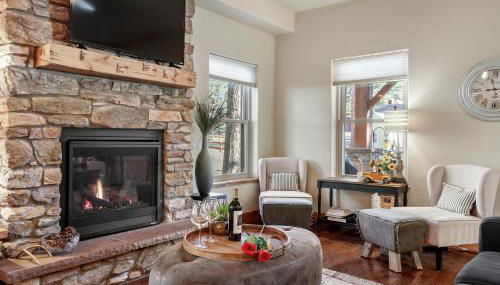 Black Bear Cabin with Hot Tub - Foto 4