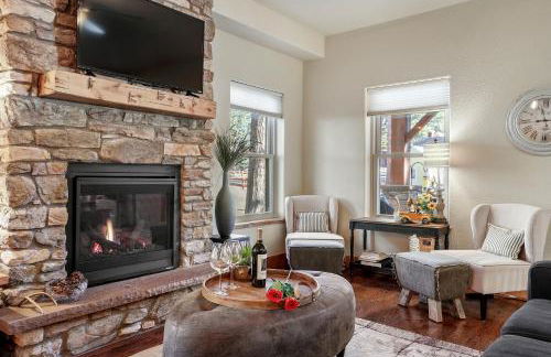 Black Bear Cabin with Hot Tub - Foto 4