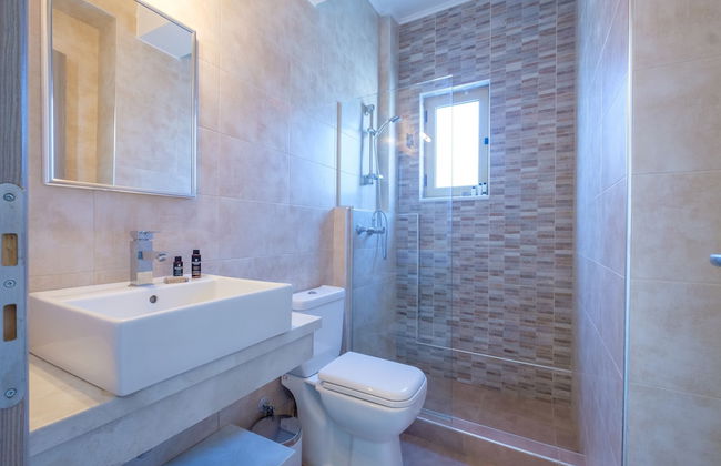 Hilltop Residences - Photo 26