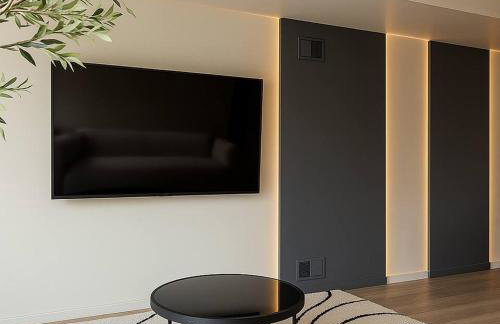 3 KING beds Free Parking Modern Luxe Escape - Photo 3
