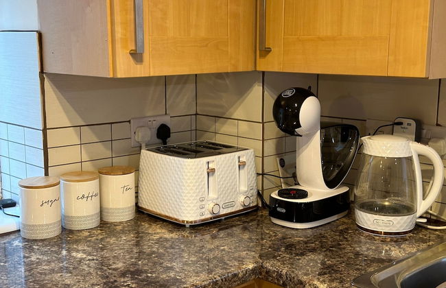 Orange Lilly in Stroud - Foto 10