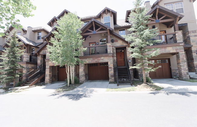 New Downtown Luxury Hideaway Skiing - Photo 30