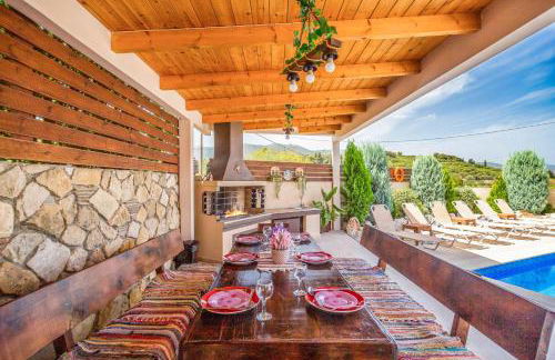 Maggie Alonia - Photo 7