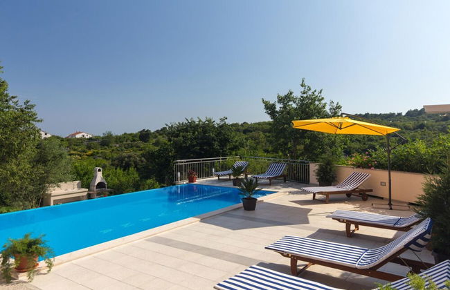 Scenic Elegant Apartments Krk With Balcony and Pool - Photo 57