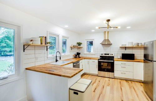 Fully Remodeled Saugerties Retreat on 7 Acres! - Foto 2