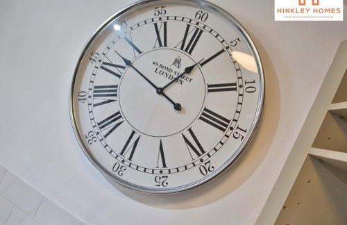 Centrally Tucked Away Private 4bed - Free parking! By Hinkley Homes Short Lets & Serviced Accommodation - Foto 7